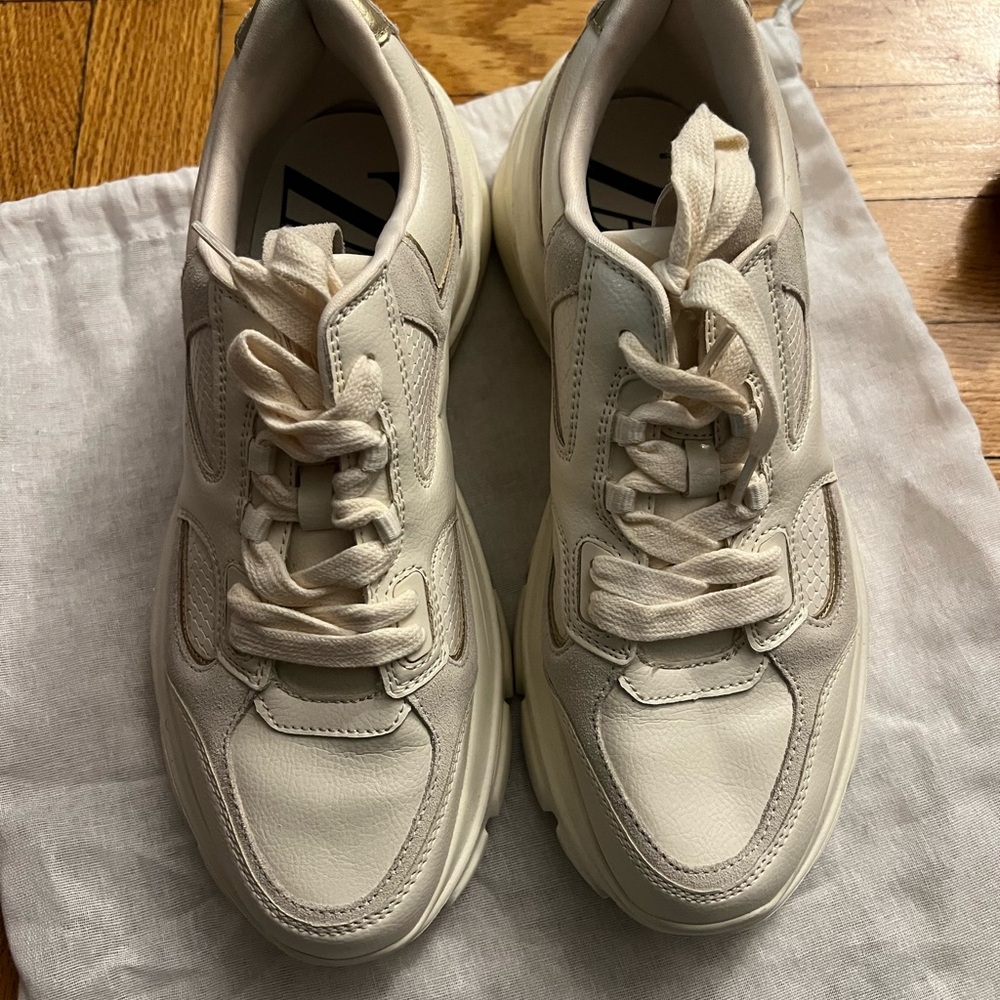 Women’s Cream colored Zara Sneakers